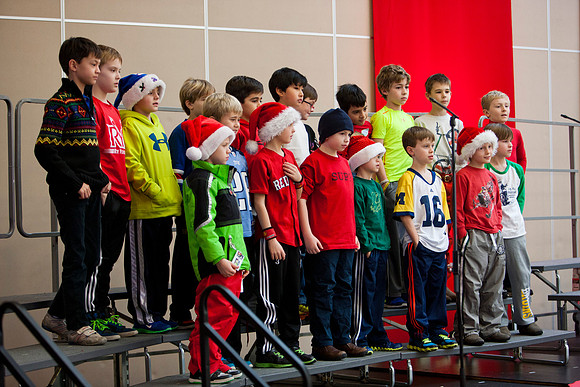 holidayassembly_all_mkras_9528
