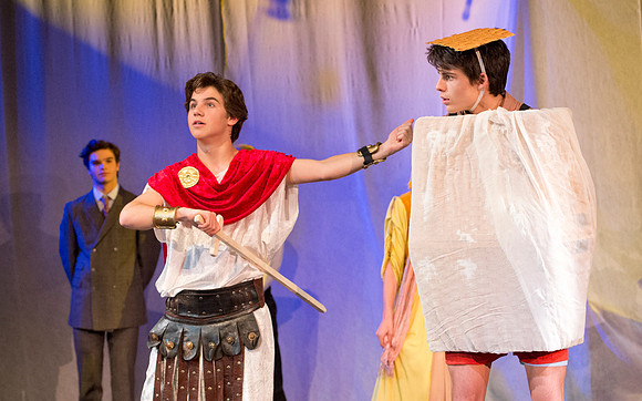 usfallplay_midsummersnight_dburns_3930