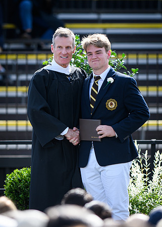 graduation22_diplomas_wkl_0608