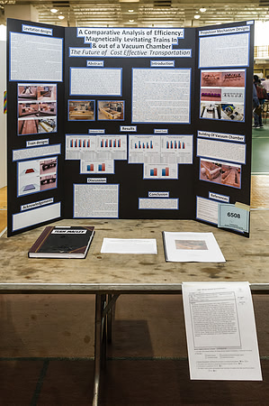 sciencefair14qu_hl_8716