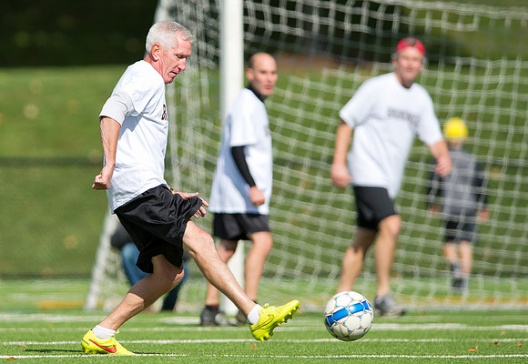 hc15_alumsoccer_dburns_3526