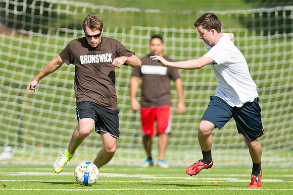 hc15_alumsoccer_dburns_3615