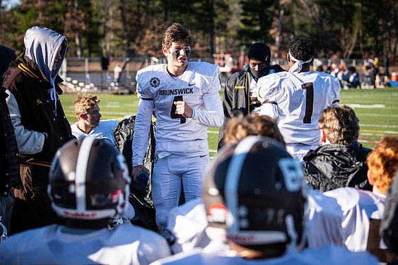 football_nepsac19_wkl8_1528