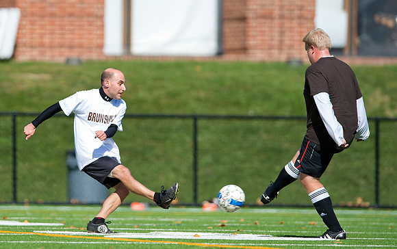 hc15_alumsoccer_dburns_3512