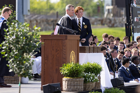 graduation22_diplomas_gh_0563