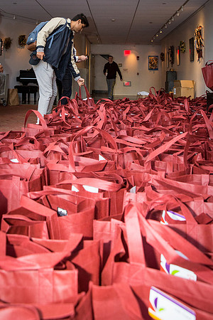 thanksgiving_fooddrive_us_jfess_4489