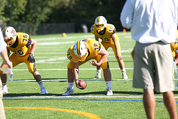football_jv_2015-09-15_jfess_0692