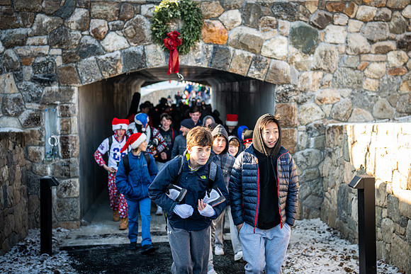holiday19_bearcave_wkl_1537