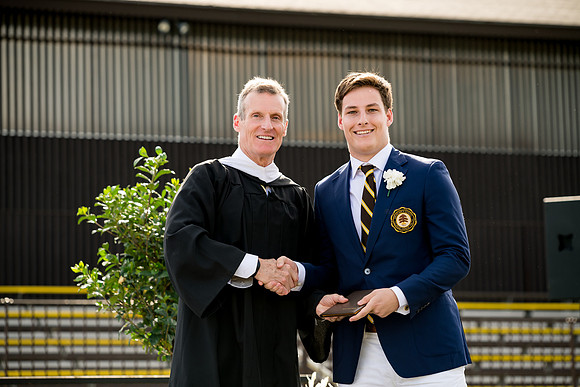 graduation22_diplomas_ah_0321