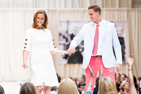 fashionshow19_runway_wkl_1077