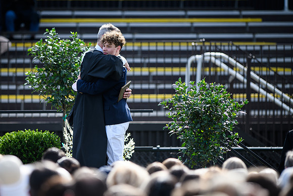 graduation22_diplomas_wkl_1060