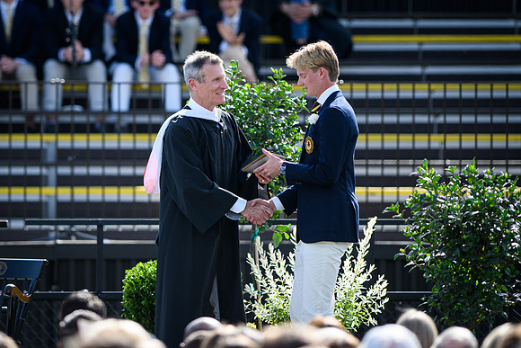graduation22_diplomas_wkl_0332