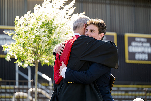graduation24_diploma_ah_0426