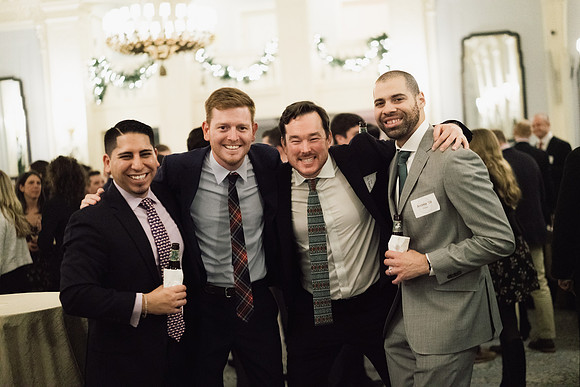 alumni_holidayparty19_jk_2925