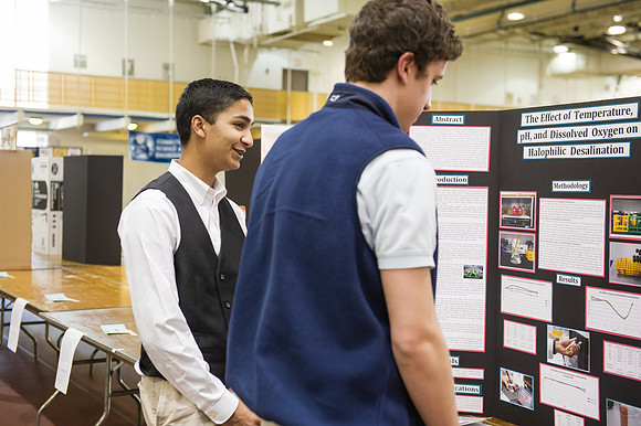 sciencefair14qu_hl_8633
