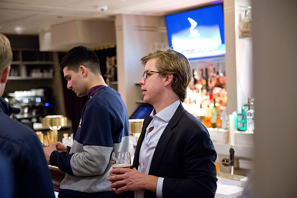 alumni_nyc_happyhr19_mkras_0026