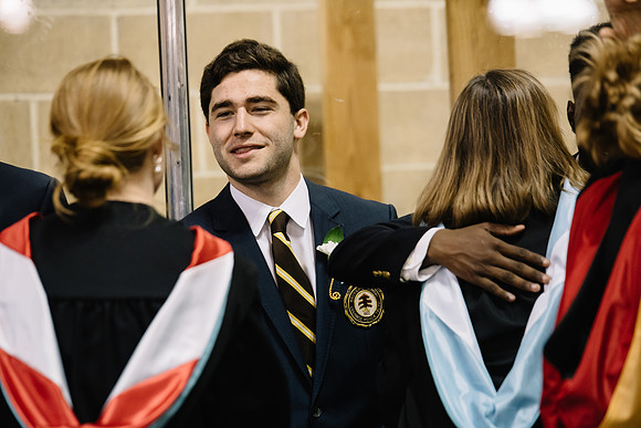 graduation16_hp_9838