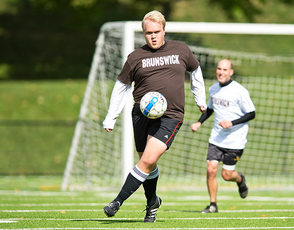 hc15_alumsoccer_dburns_3542
