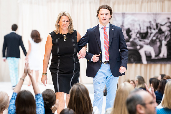 fashionshow19_runway_wkl_1004