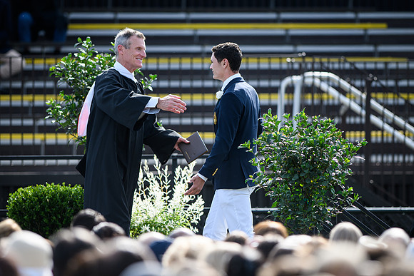 graduation22_diplomas_wkl_1070