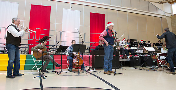 holidayassembly_all_jfess_9971