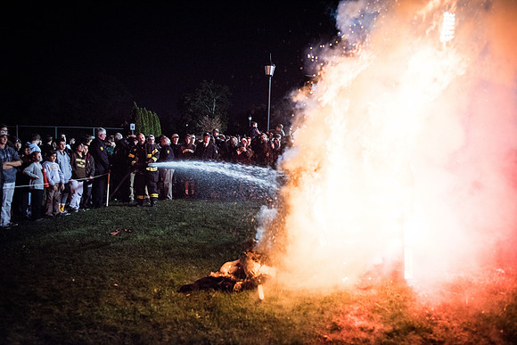 hc17_bonfireworks_wkl_2212
