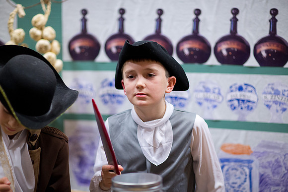 colonialday19_parents_mkras_0098