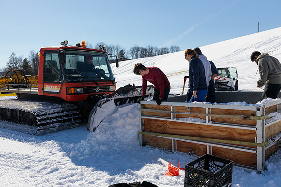 randolphvt2122_trip07_sledding_bdf_1824