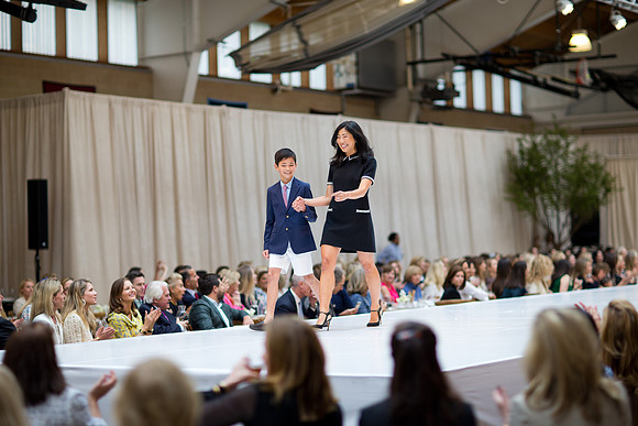 fashionshow19_runway_mk_0308