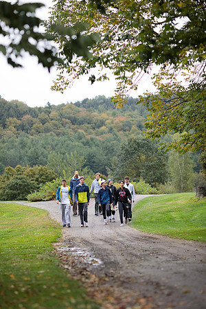 randolphvt1819_trip01_walktotown_bdf_8429