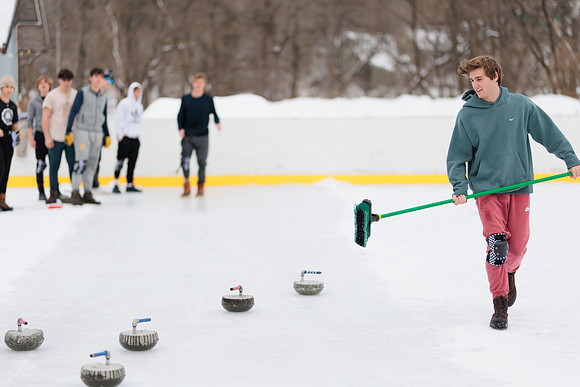 randolphvt2122_trip07_curling_bdf_0619