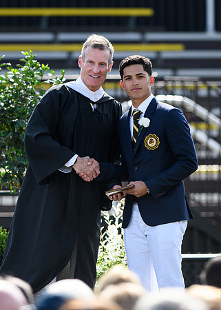 graduation22_diplomas_wkl_0508