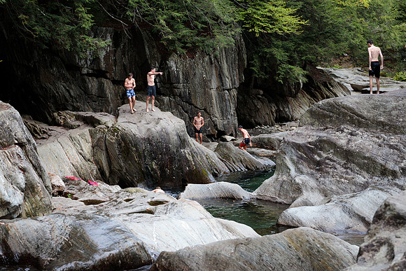 randolphvt1819_trip01_warrenfalls_bdf_2619