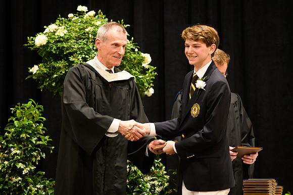 graduation25_diploma_wkl1_5404