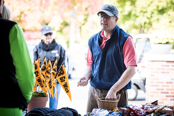 hc15_alumni_golf_wkl_5076