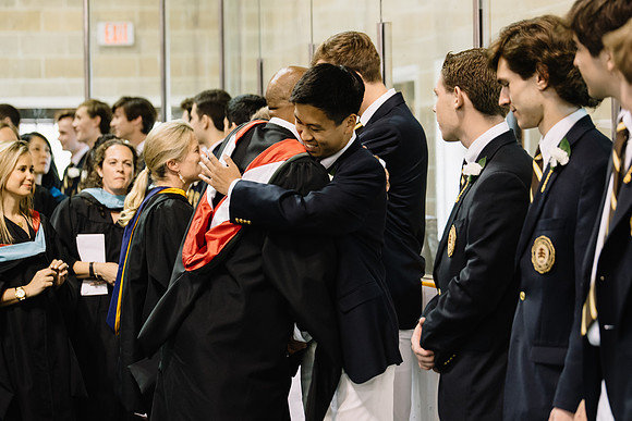 graduation16_hp_9781