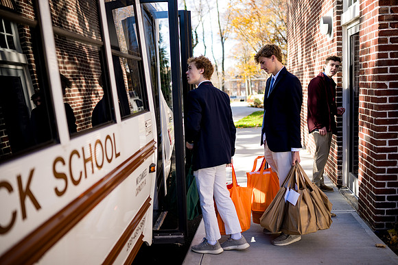 thanksgiving_fooddrive24_us_ah_0012