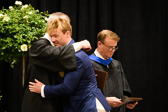 graduation25_diploma_wkl1_4953
