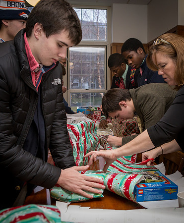 holidaygifts_us_jfess_4192