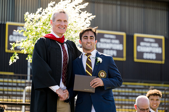 graduation24_diploma_ah_0381