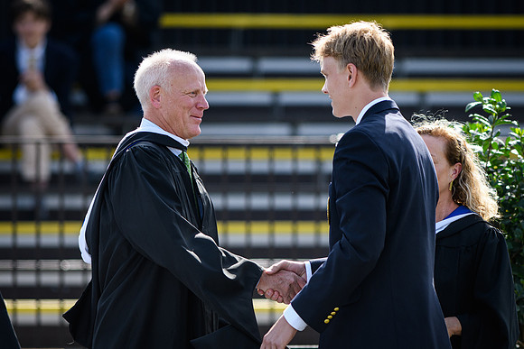 graduation22_diplomas_wkl_0358