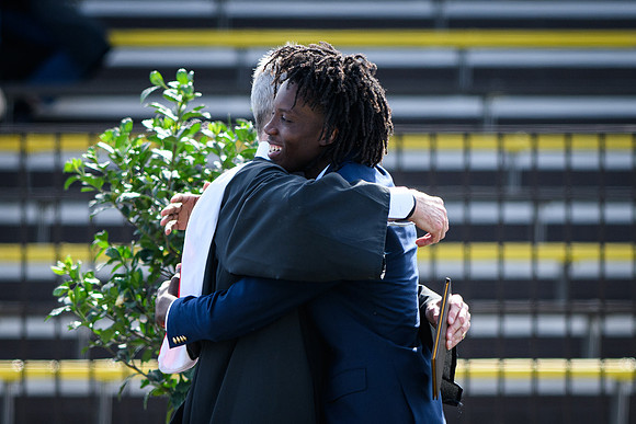 graduation22_diplomas_wkl_0739