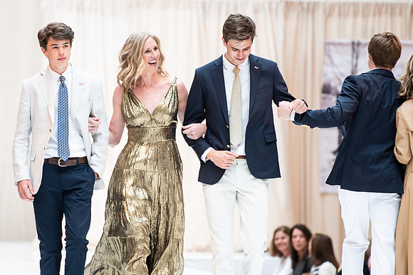 fashionshow19_runway_wkl_0559