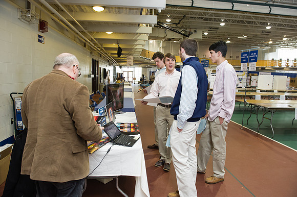 sciencefair14qu_hl_8720