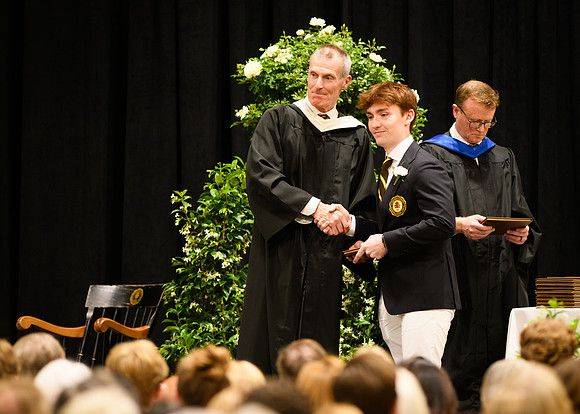 graduation25_diploma_wkl1_5189