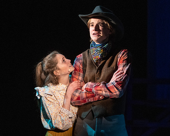 oklahoma_wintermusical_us_dburns_1206