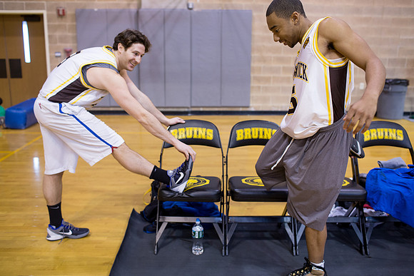 alumni_vs_varsitybball_jk_2796
