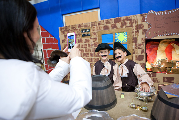 colonialday_parents_mkars_0102