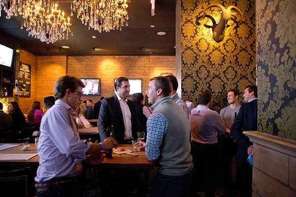 alumni_happyhour_nyc17_mkras_0018