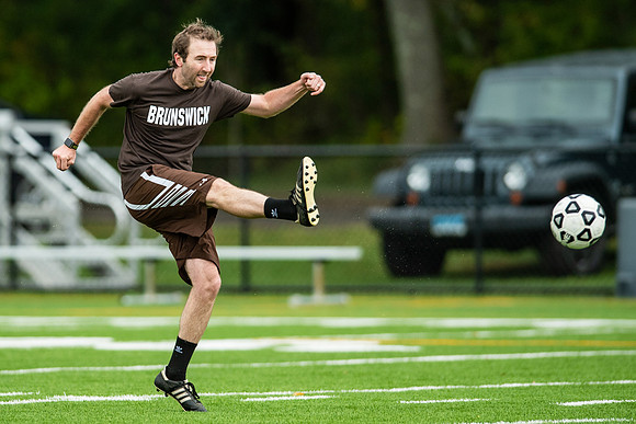 hc18_alumni_soccer_dburns_4954